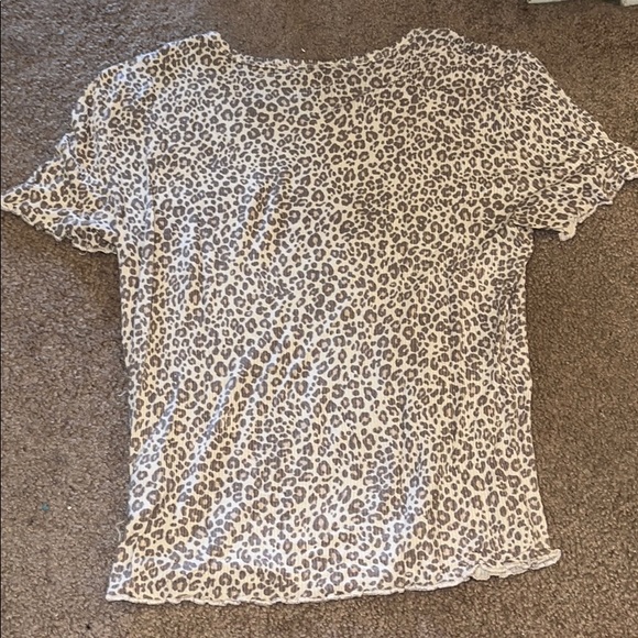Leopard Cropped Top - Picture 2 of 4